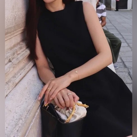 NWT ZARA VOLUMINOUS SHORT BLACK DRESS size M blogger favorite - Picture 11 of 15